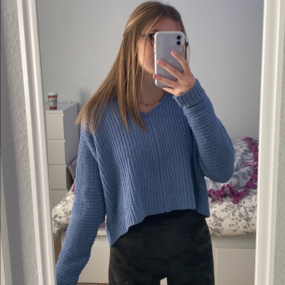 Blue Sweater - Picture 3 of 3